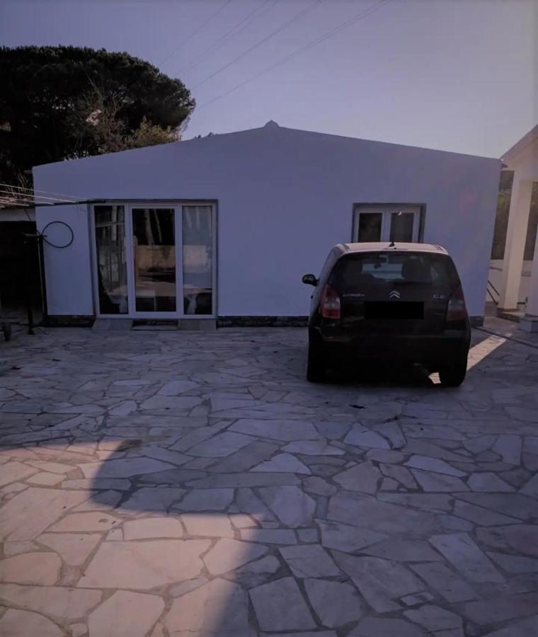 Small House With Private Park And Yard Terrugem Εξωτερικό φωτογραφία